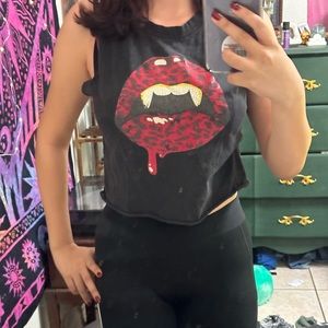 understar vampire crop top